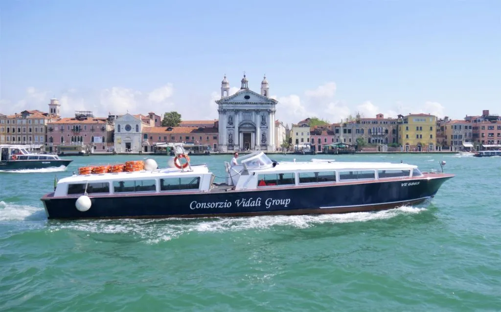 Murano, Burano and Torcello: Afternoon Boat Tour from Train station