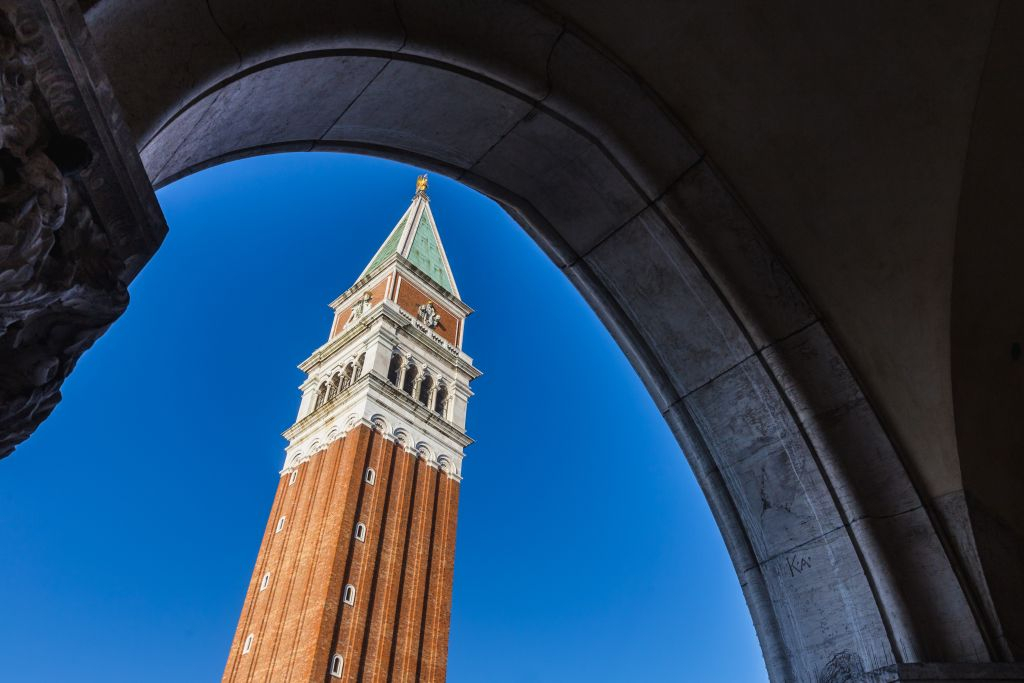 Hidden Venice: The Unusual Walking Tour & Gondola Ride
