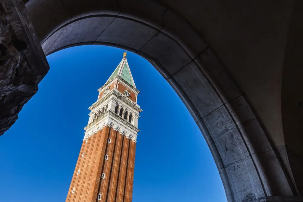 Hidden Venice: The Unusual Walking Tour & Gondola Ride
