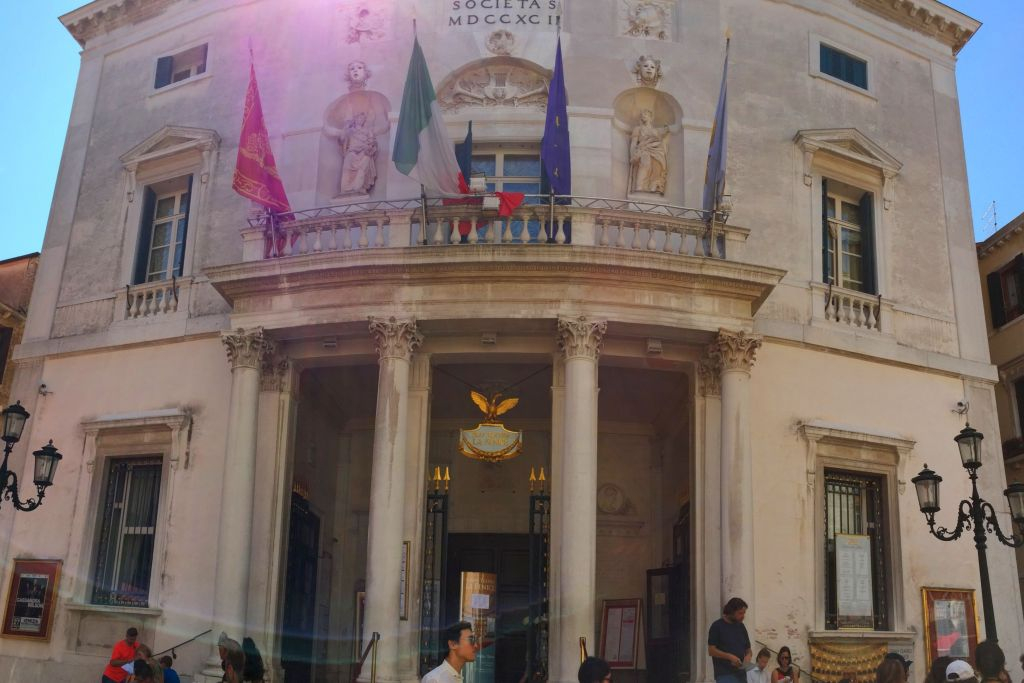 Hidden Venice: The Unusual Walking Tour & Gondola Ride