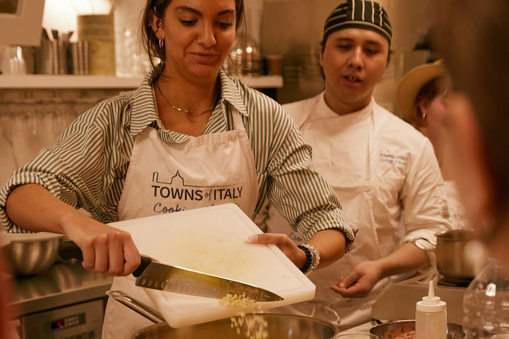 Florence: Pasta & Gelato Cooking Class