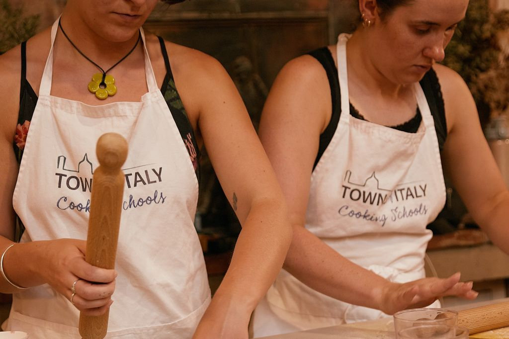 Florence: Pasta & Gelato Cooking Class