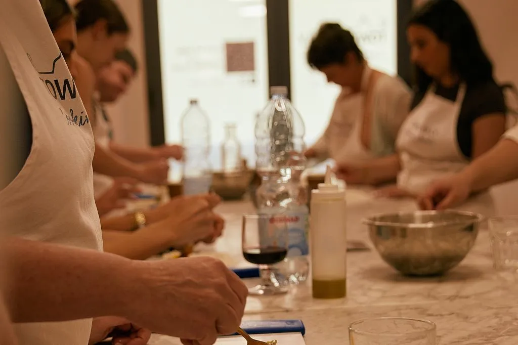 Florence: Pasta & Gelato Cooking Class
