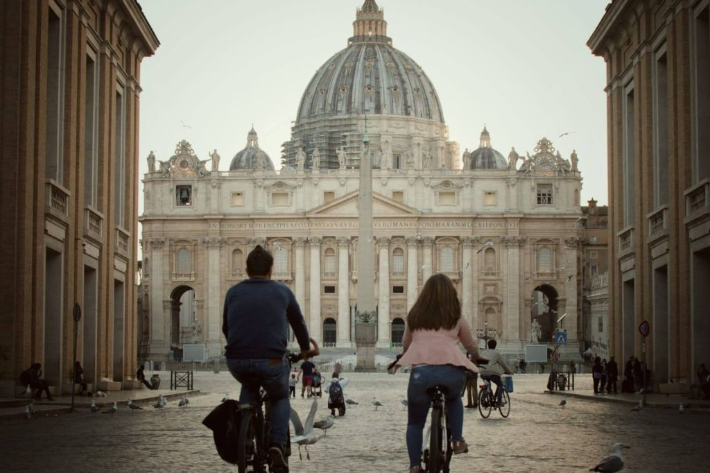 Rome: Electric Bicycle Rental in Piazza Venezia