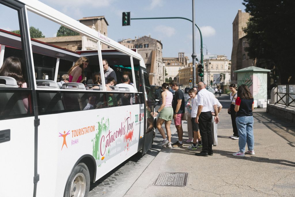 Rome: Catacombs and Capuchin Crypt Guided Tour + Transfer