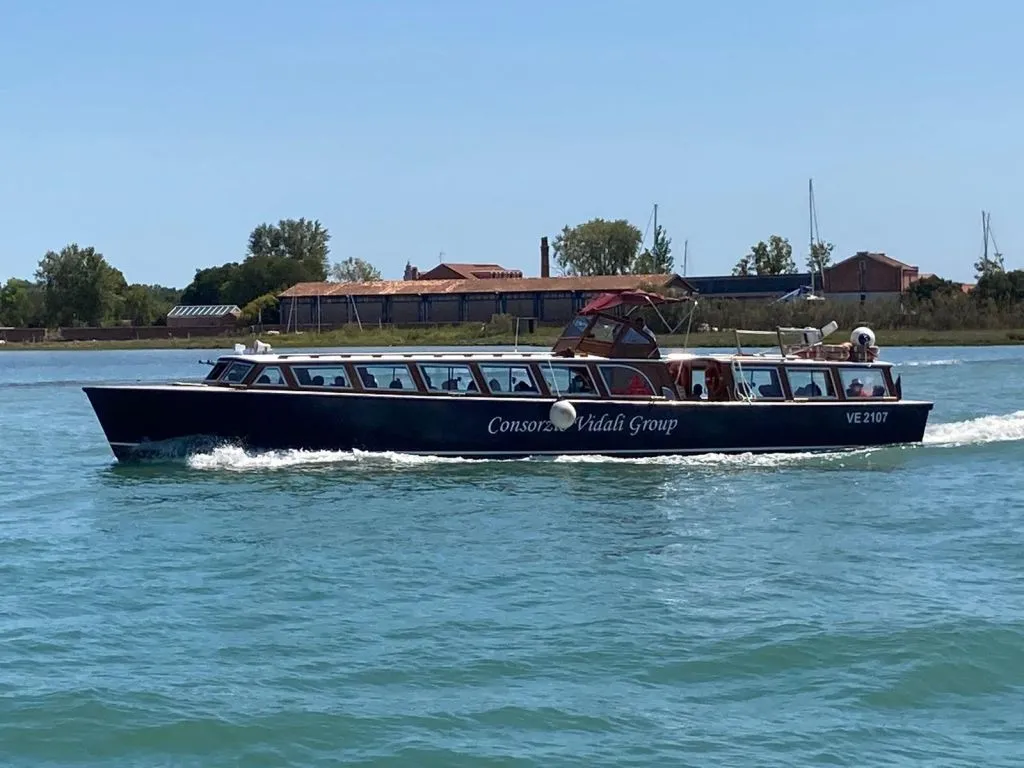Murano and Burano: Morning Boat Tour