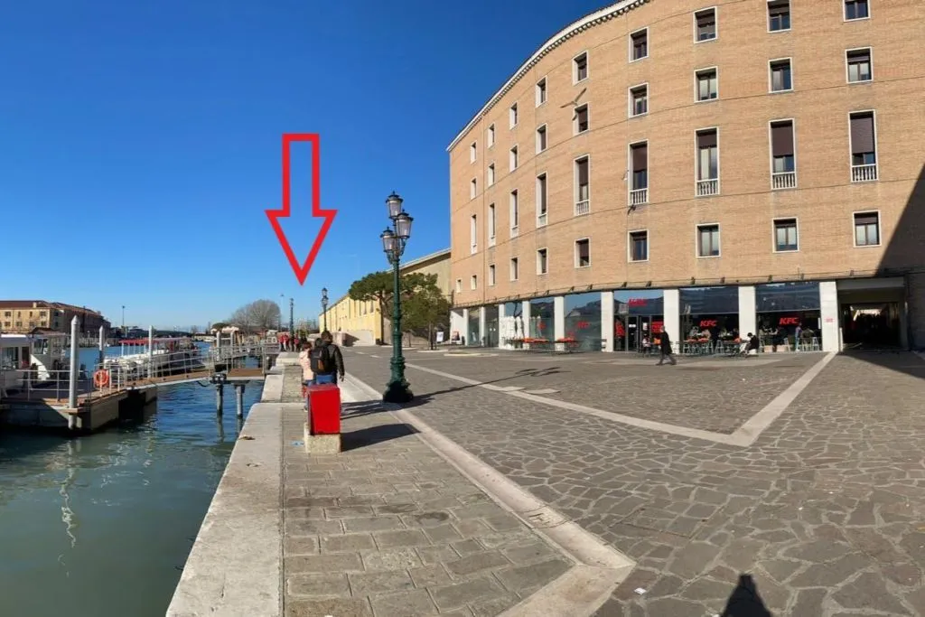 Murano and Burano: Morning Boat Tour
