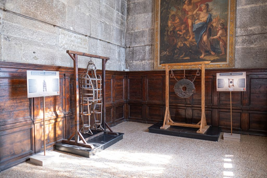 Lords of the Night Prison Palace: Cells and Torture Tour