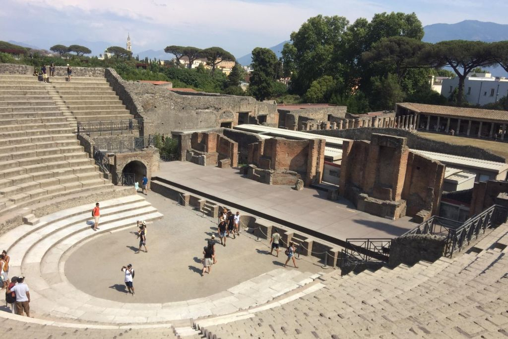 Pompei: Skip The Line Guided Tour + Lunch + Roundtrip From Rome