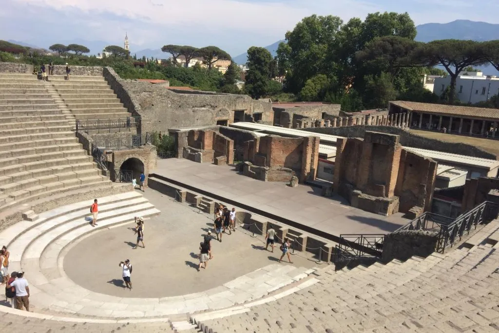 Pompei: Skip The Line Guided Tour + Lunch + Roundtrip From Rome