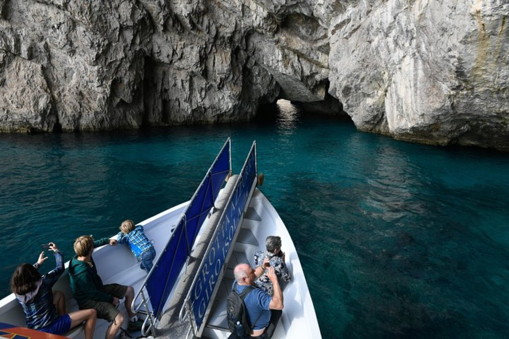 Capri Island: Day trip from Naples with Island Boat Tour