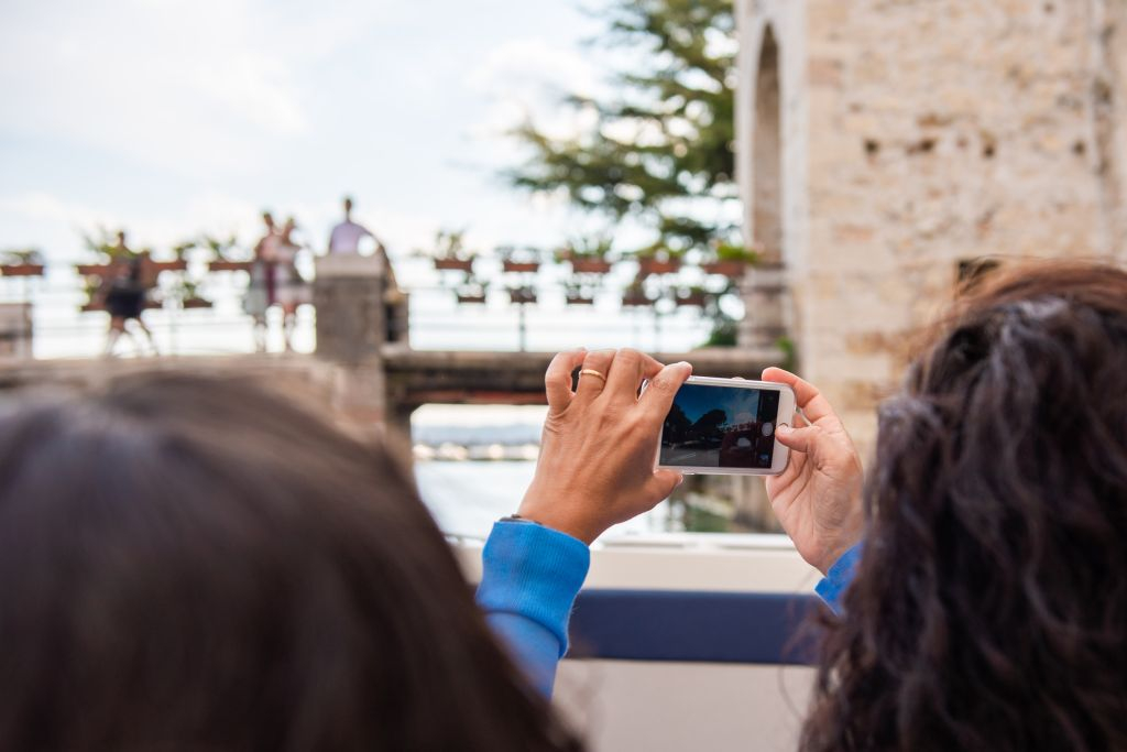 Lake Garda: 4-Hr Boat Tour with Scaliger Castles + Wine Tasting from Sirmione