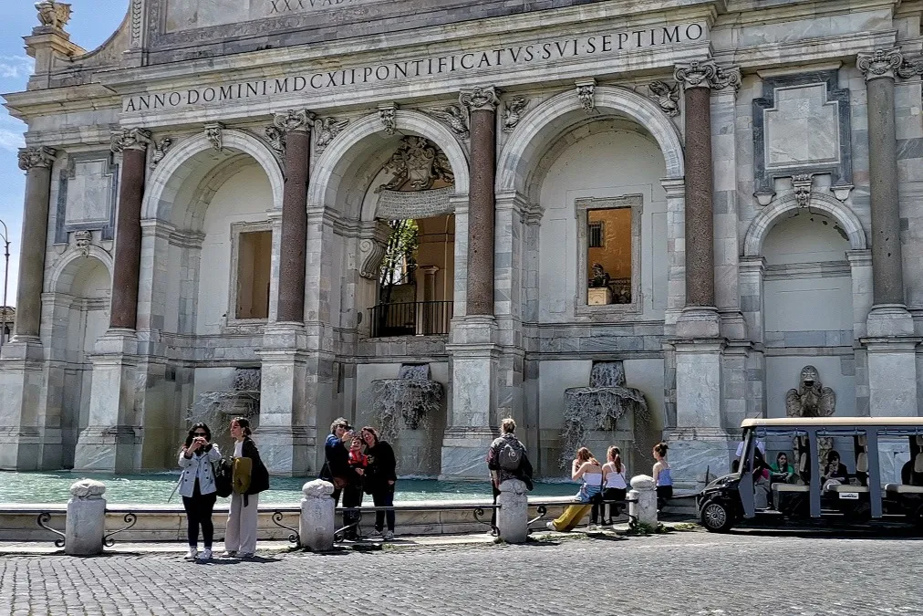 Rome: Panoramic Golf Cart Guided Tour
