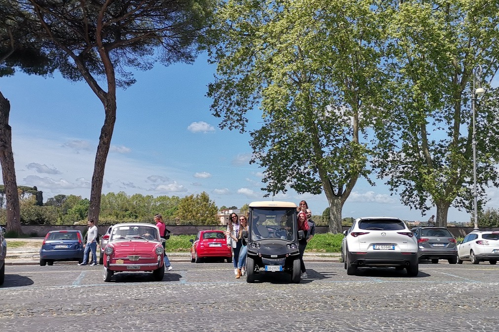 Rome: Panoramic Golf Cart Guided Tour