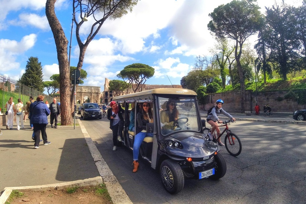 Rome: Panoramic Golf Cart Guided Tour
