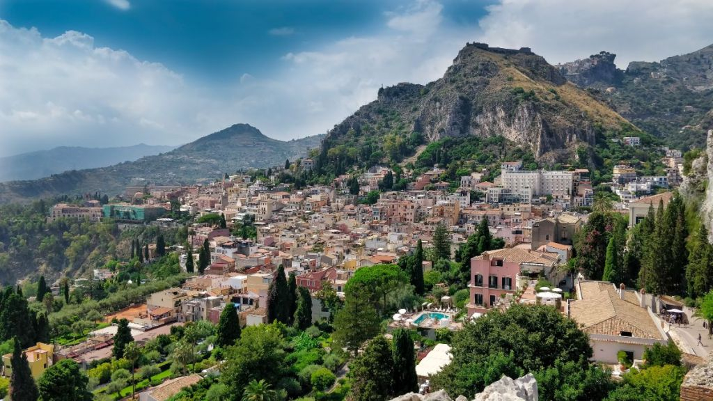 Trasferimento in navetta di andata e ritorno da Messina a Taormina