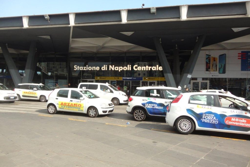 Naples : Transfert en train de/vers Naples Porta Nolana et Herculanum