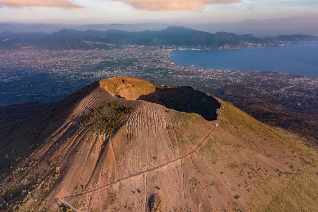 Vesuvio Express: Roundtrip from Naples to Vesuvius