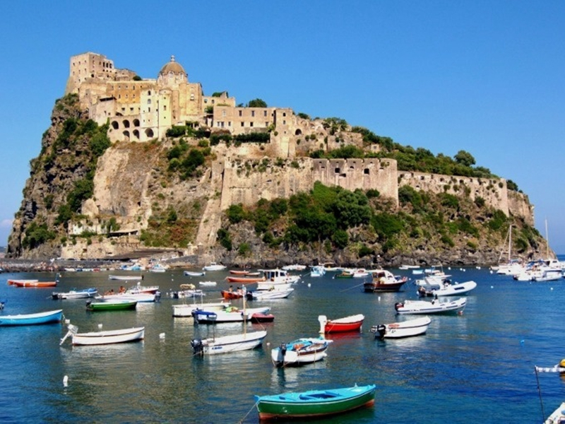 Ischia Island: Day Tour from Naples with Lunch