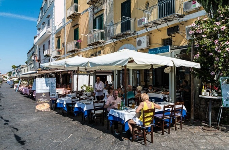Ischia Island: Day Tour from Naples with Lunch