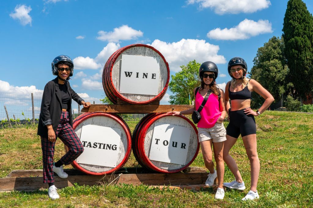 Tuscany: Small Group Tour by Vespa + Lunch