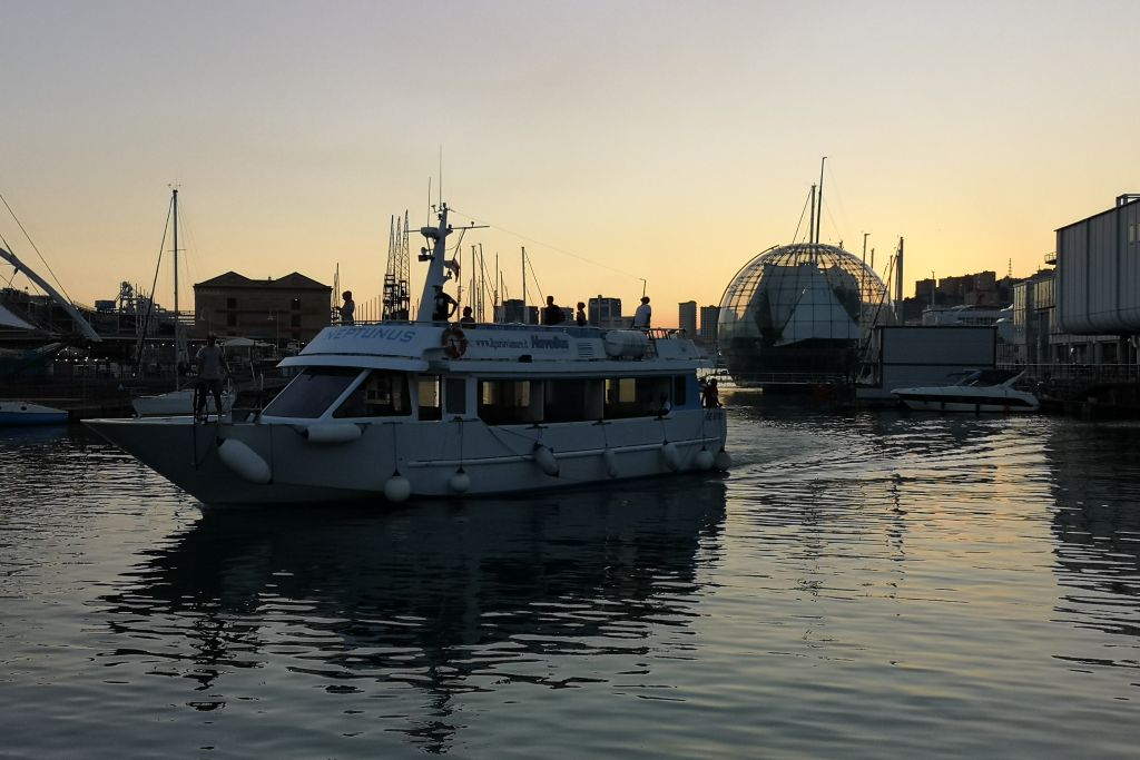 Tour del porto di Genova in barca