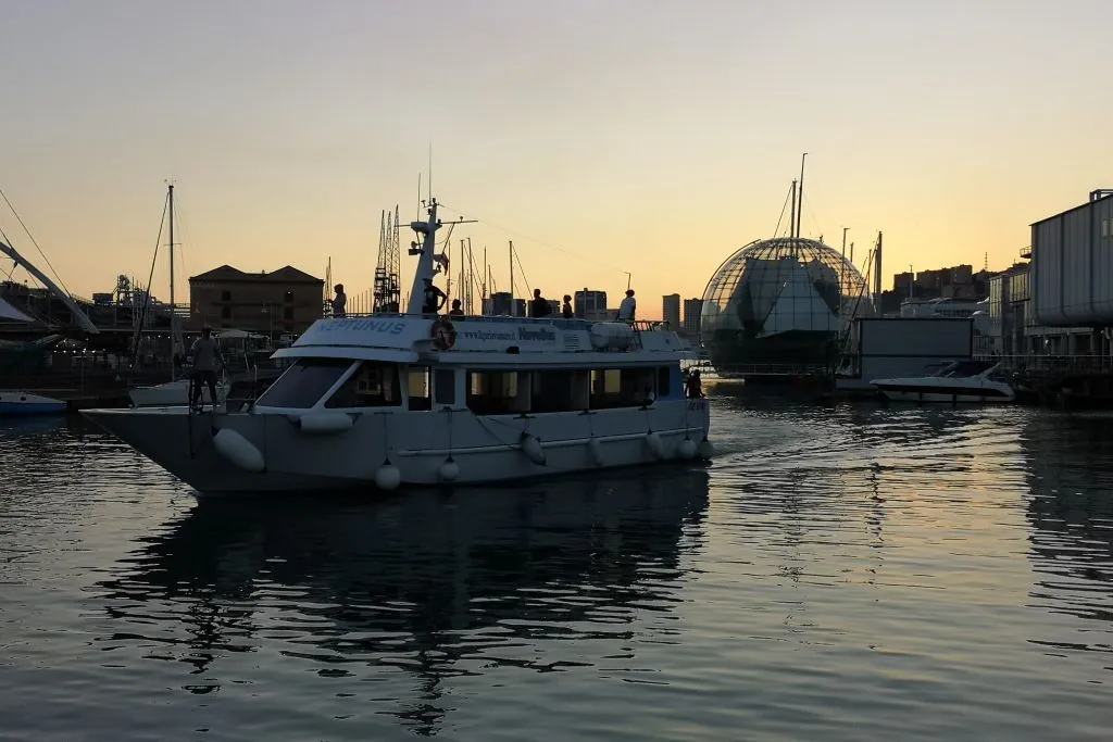 Tour del porto di Genova in barca