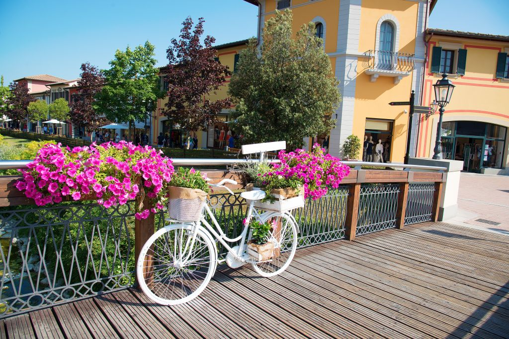 Barberino Outlet: Roundtrip from Florence