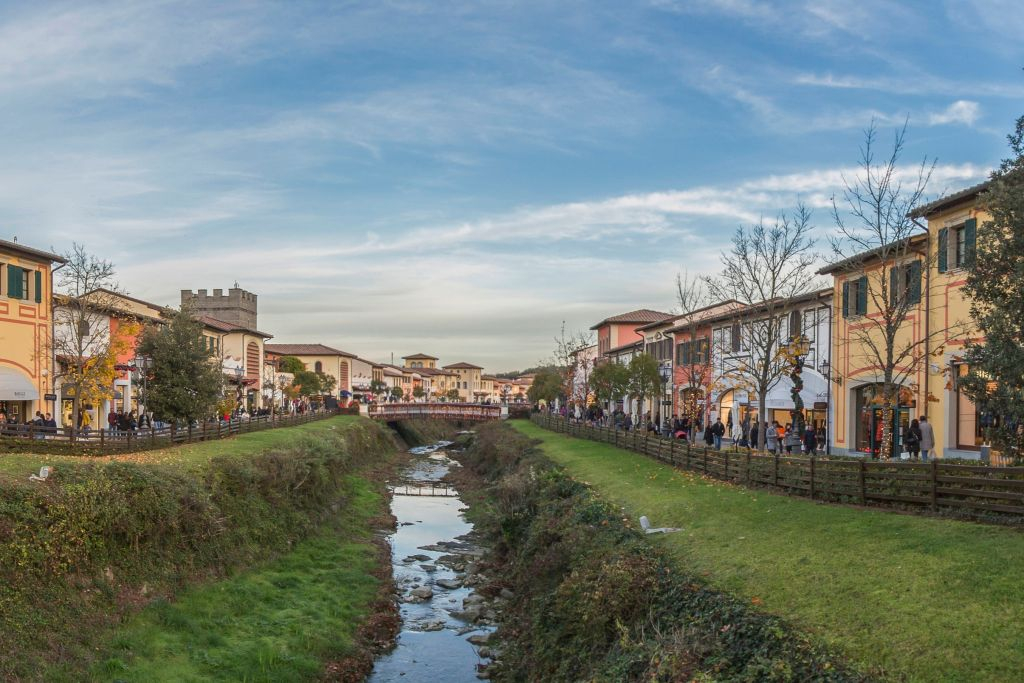 Barberino Outlet: Roundtrip from Florence