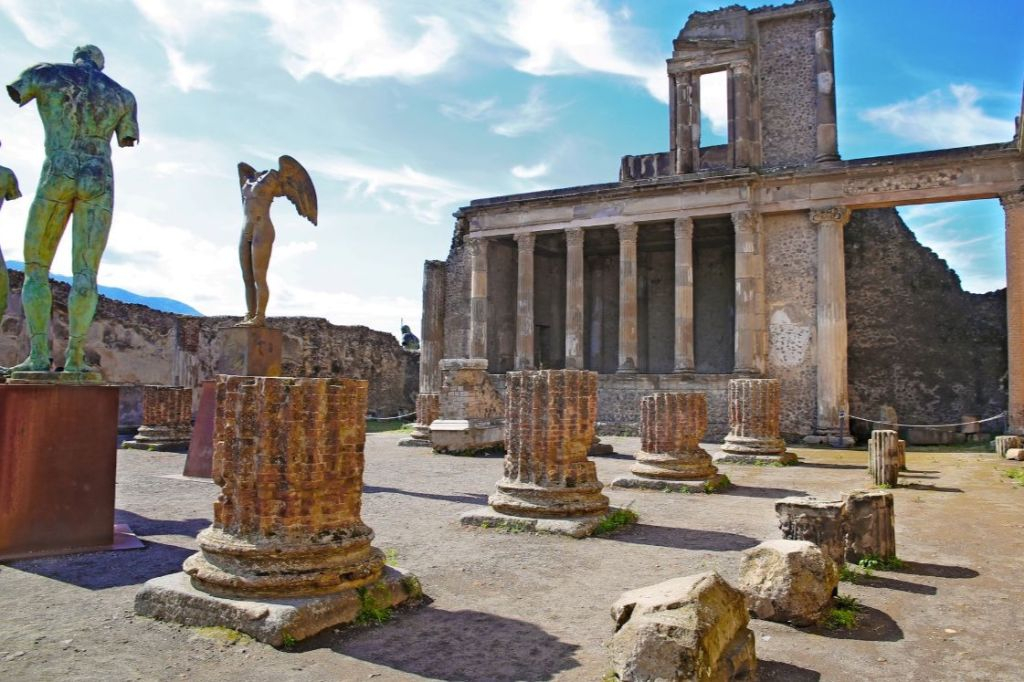 Pompeii: Guided Day Trip from Rome by High Speed Train + Lunch