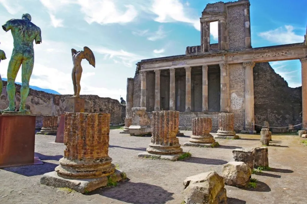 Pompeii: Guided Day Trip from Rome by High Speed Train + Lunch