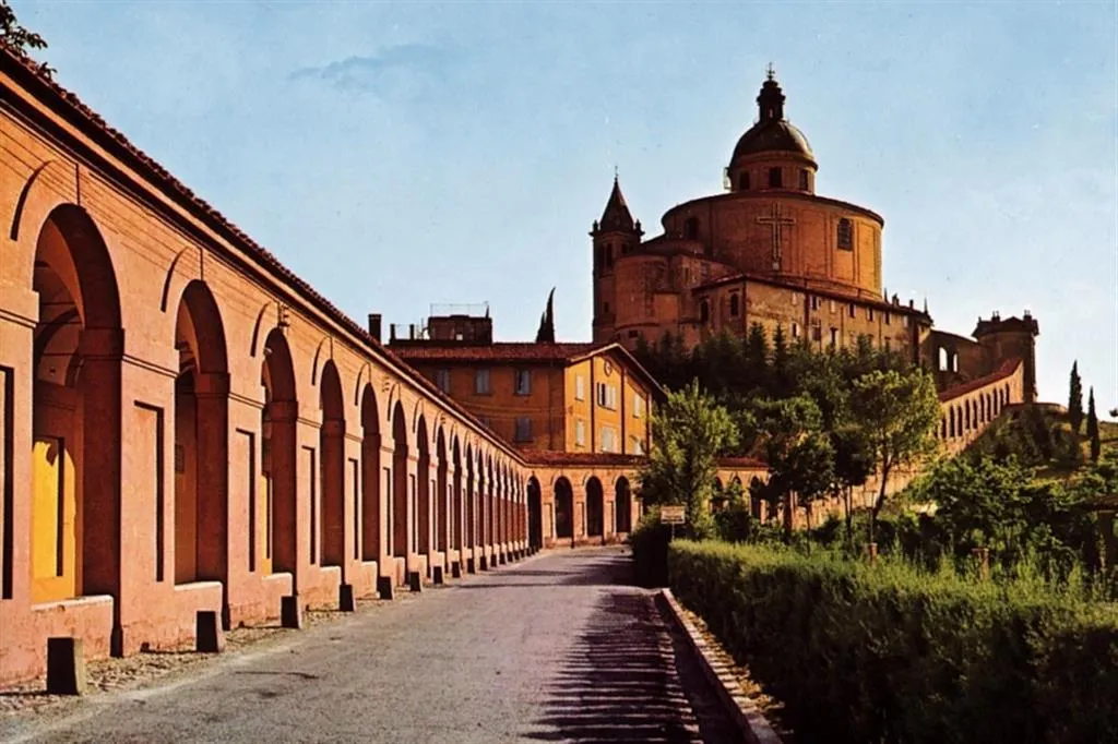 San Luca Express e degustazione locale