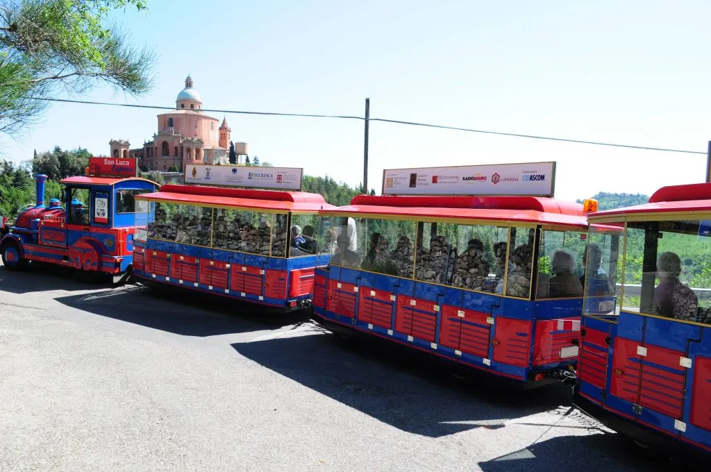 San Luca Express e degustazione locale