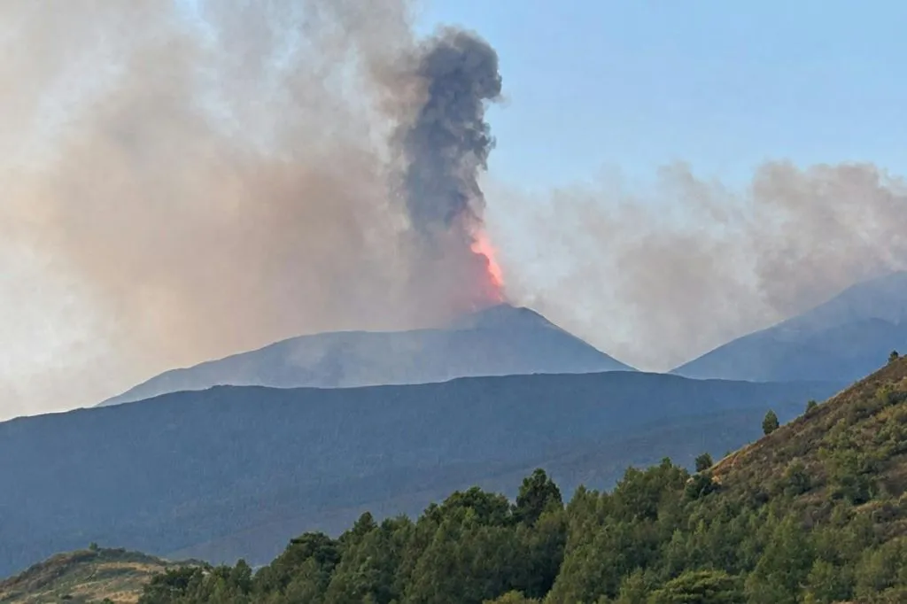 Catania: Tour mattutino in jeep dell'Etna