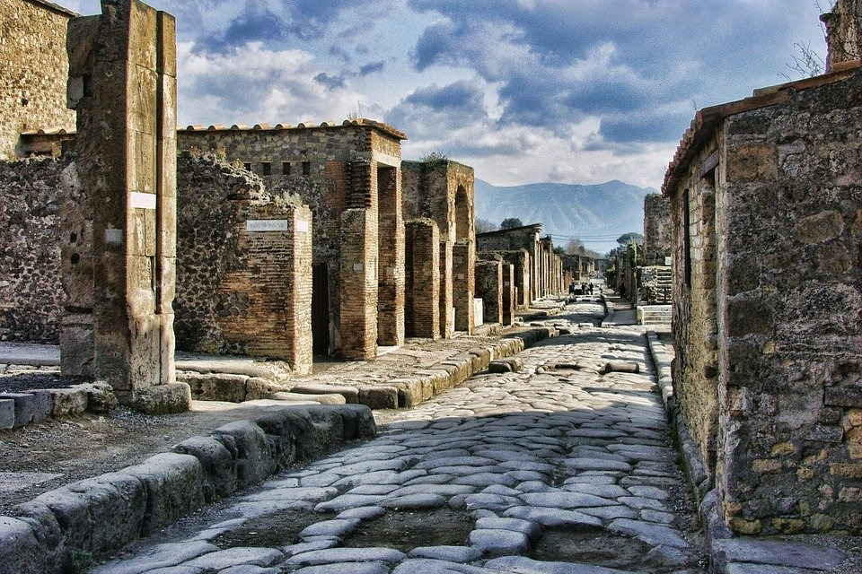 Pompeii: 3D Walking Tour with Entrance Ticket