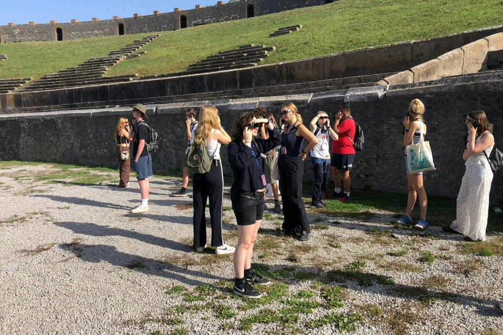 Pompeii: 3D Walking Tour with Entrance Ticket