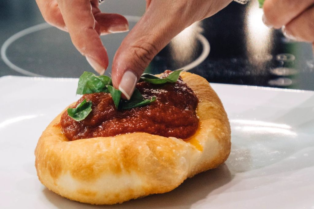 Naples: Pizza Cooking Class