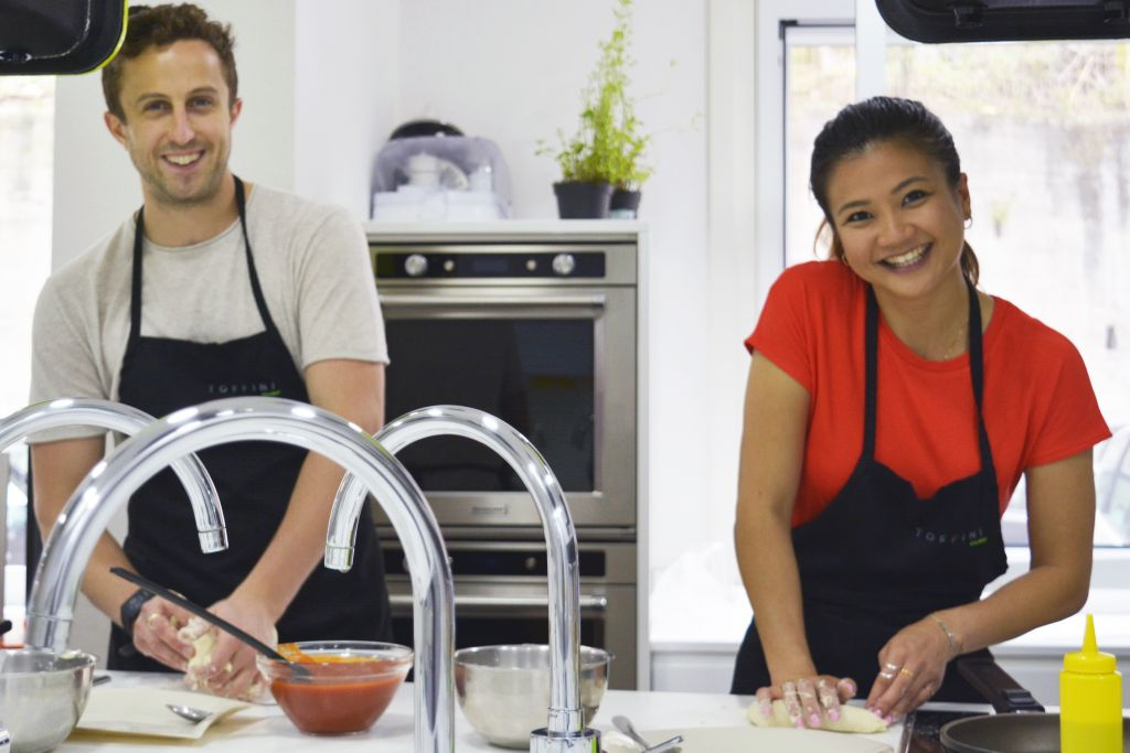 Naples: Pizza Cooking Class