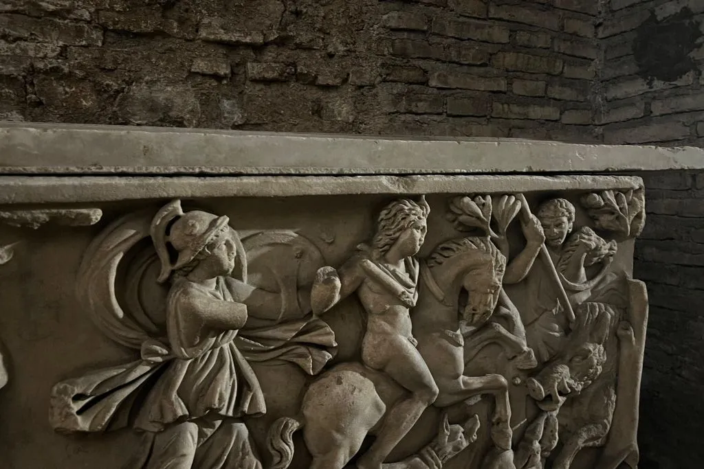 Basilica San Clemente: Underground Guided Tour