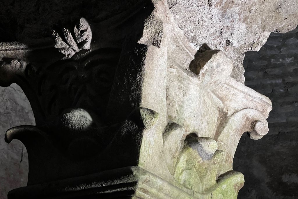 Basilica San Clemente: Underground Guided Tour