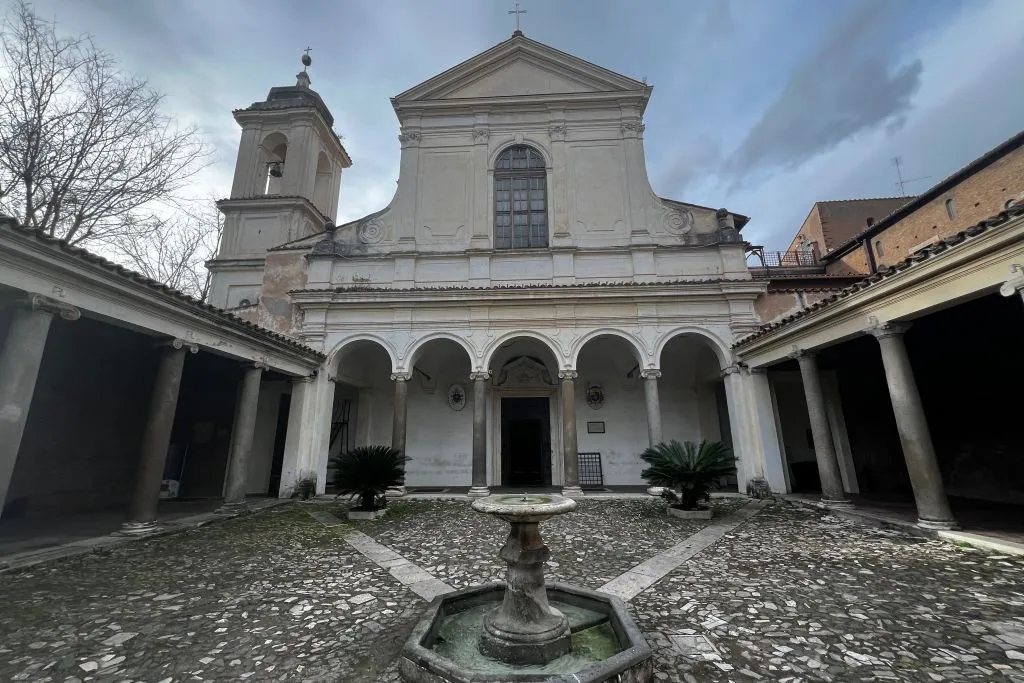 Basilica San Clemente: Underground Guided Tour