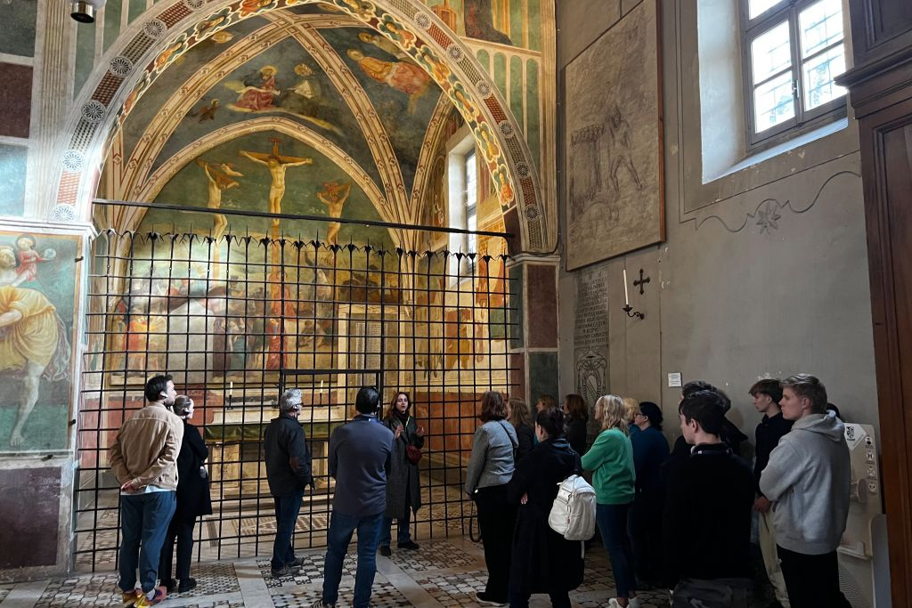 Basilica San Clemente: Underground Guided Tour