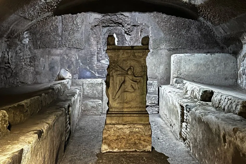 Basilica San Clemente: Underground Guided Tour