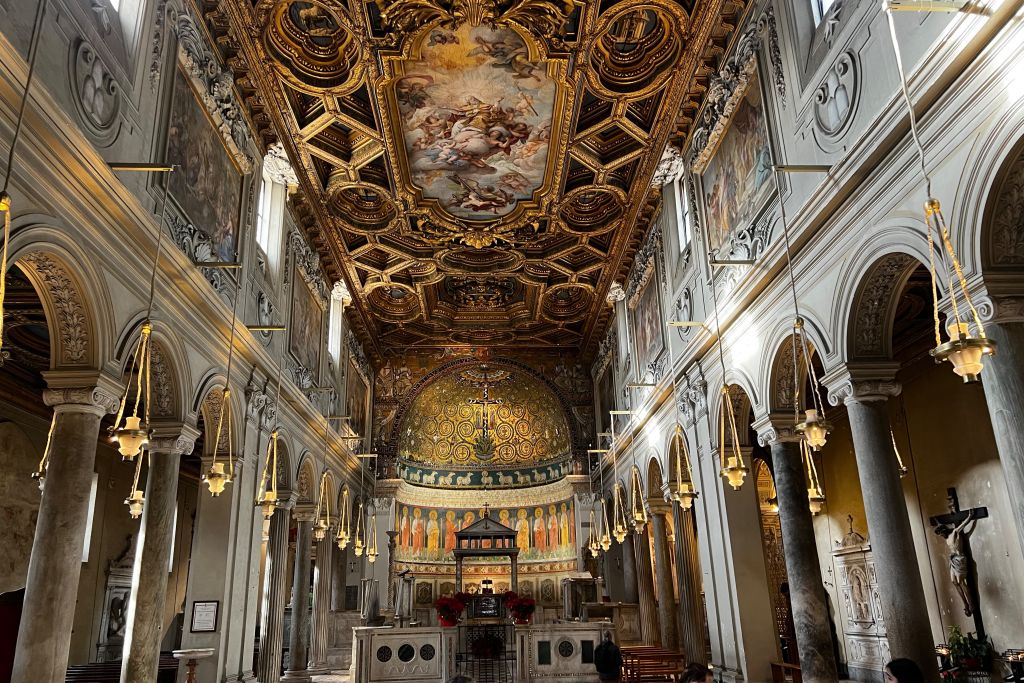 Basilica San Clemente: Underground Guided Tour