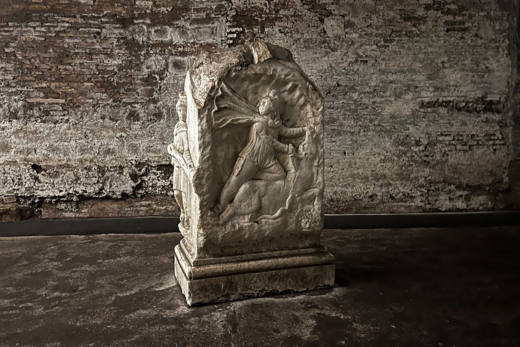 Basilica San Clemente: Underground Guided Tour