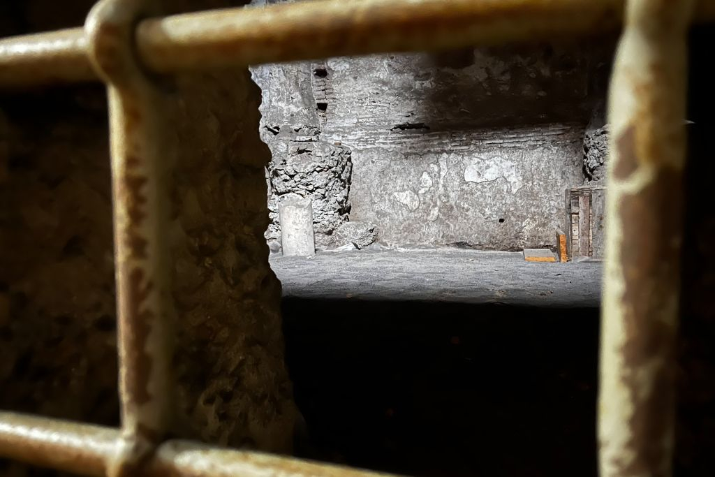Basilica San Clemente: Underground Guided Tour
