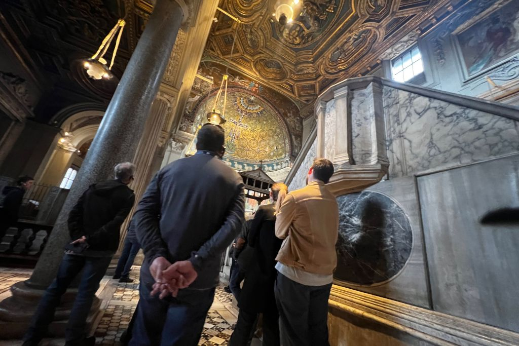 Basilica San Clemente: Underground Guided Tour