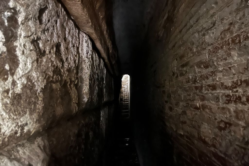 Basilica San Clemente: Underground Guided Tour