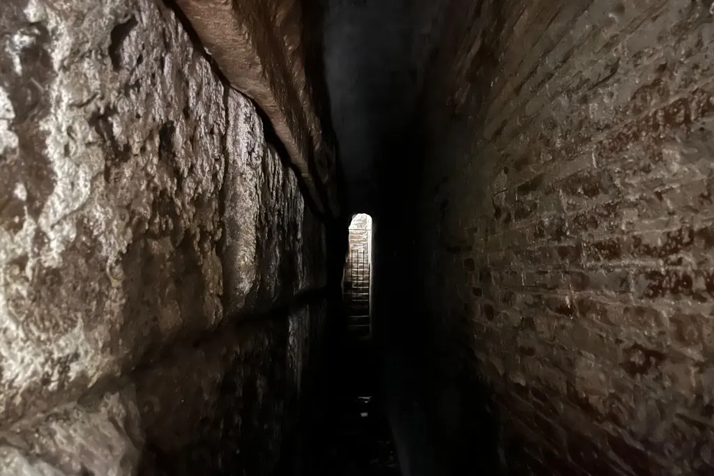 Basilica San Clemente: Underground Guided Tour