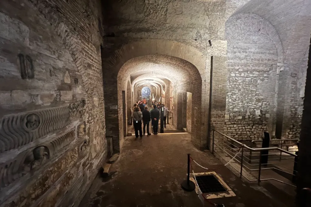 Basilica San Clemente: Underground Guided Tour